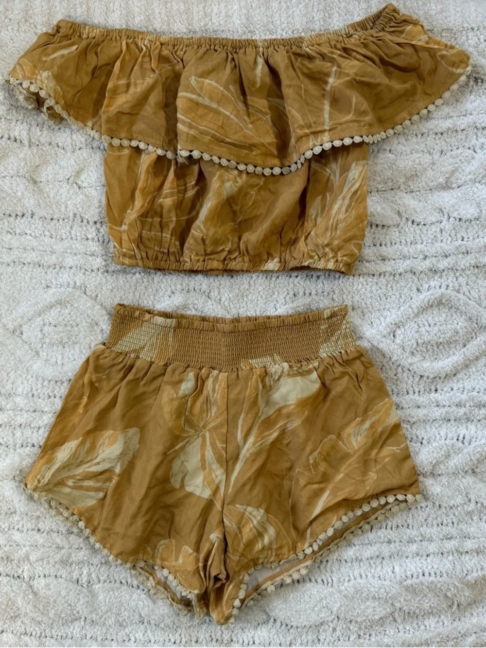 Joyfolie Mia Joy Mustard Yellow Girls 2 Piece Set Floral Top Shorts Size 6
